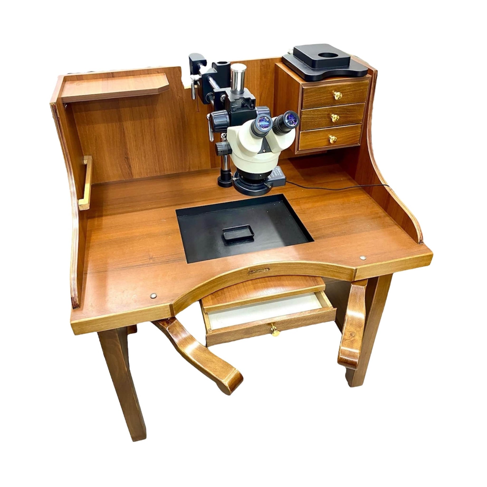 2.El Mıhlayıcı Tezgahı ve Mikroskop Makinesi